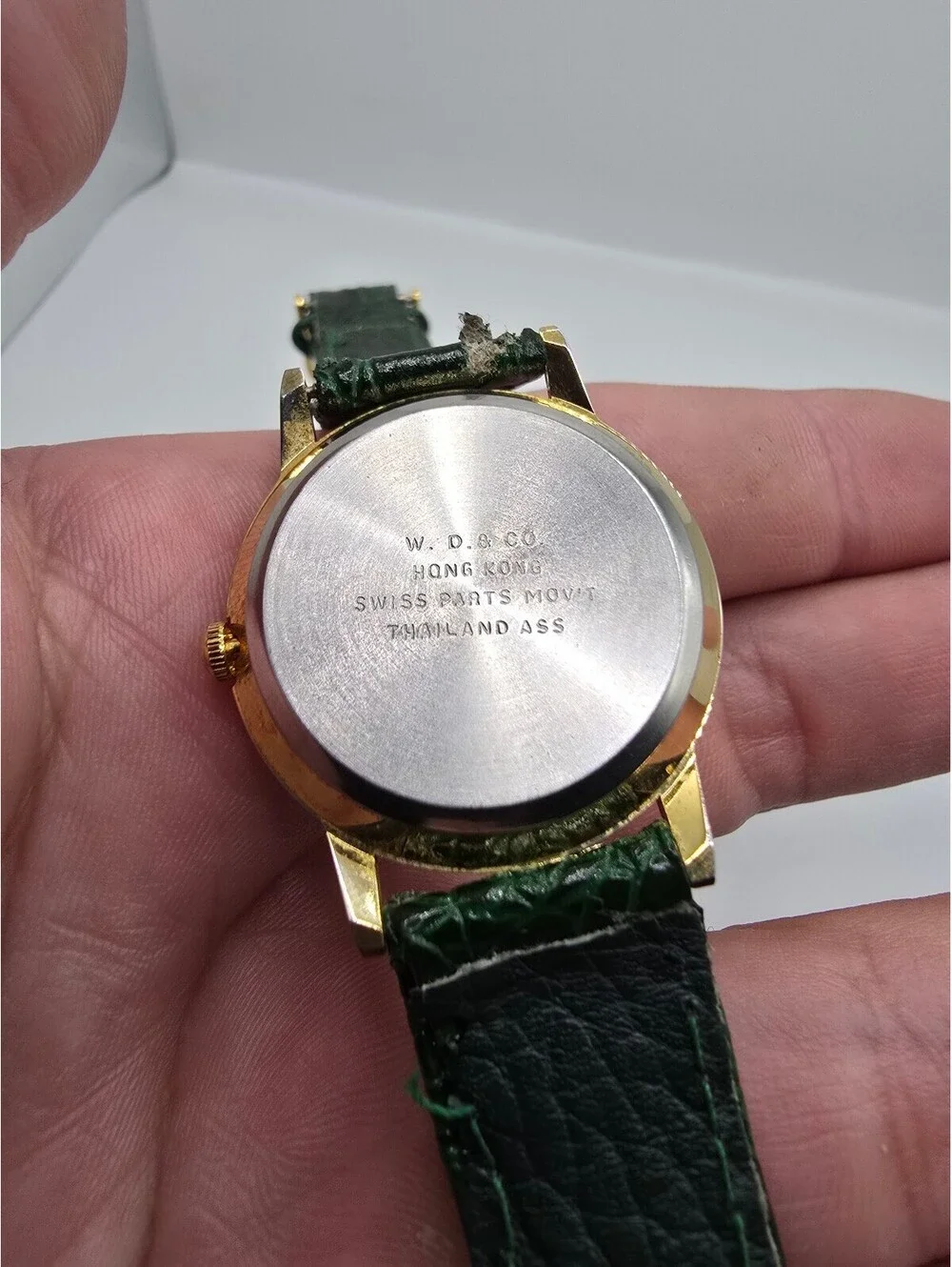 W. D. & Co Women’s Quartz Analog Watch Christmas Tree Dial Gold Tone Green Strap